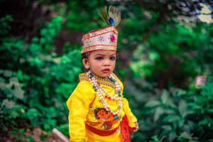 kids in krishna attire