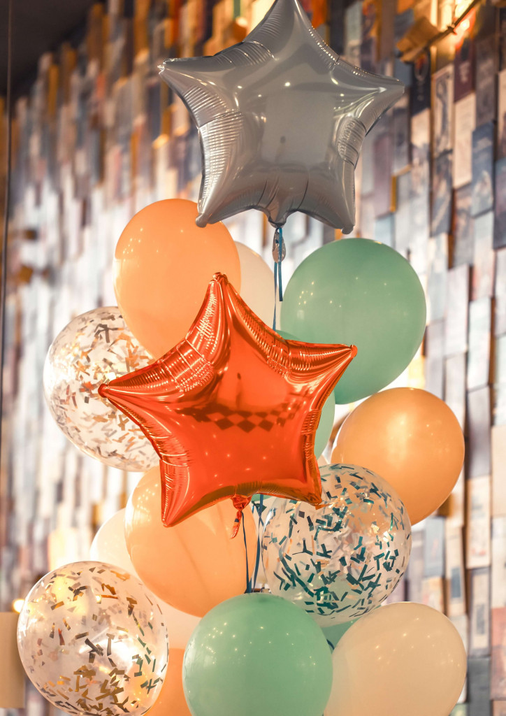 decorate office with ballons on boss day