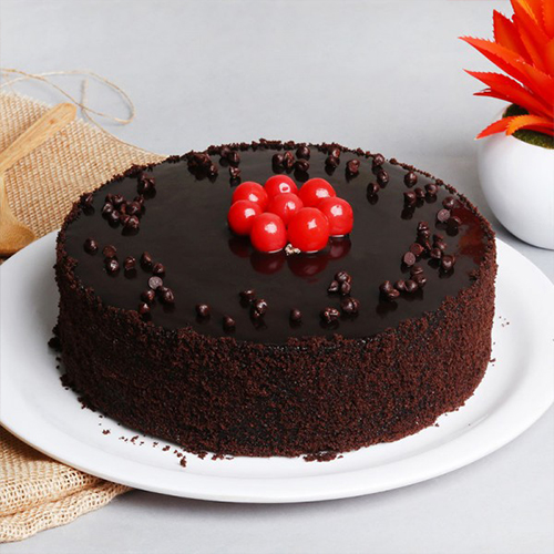 Order Kitkat Chocolate Cake Online, Price Rs.699 | FlowerAura