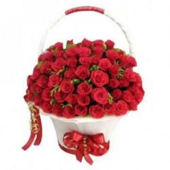 100 Red Roses arranged in a Basket