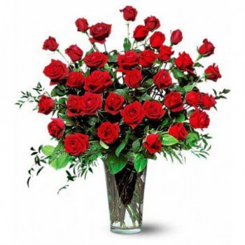 30 Long-Stemmed Red Roses in a Glass Vase
