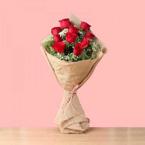 10 Red Roses in Jute Packing