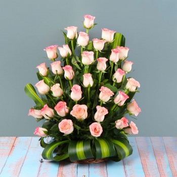30 Pink Roses in a Basket