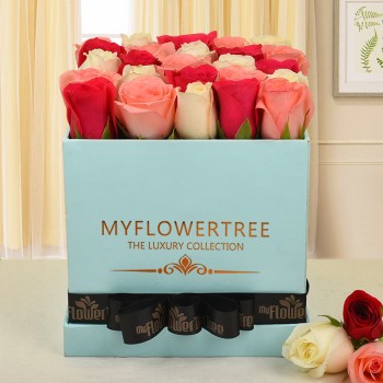 30 mix roses(white, baby pink, dark pink roses) in MFT blue box