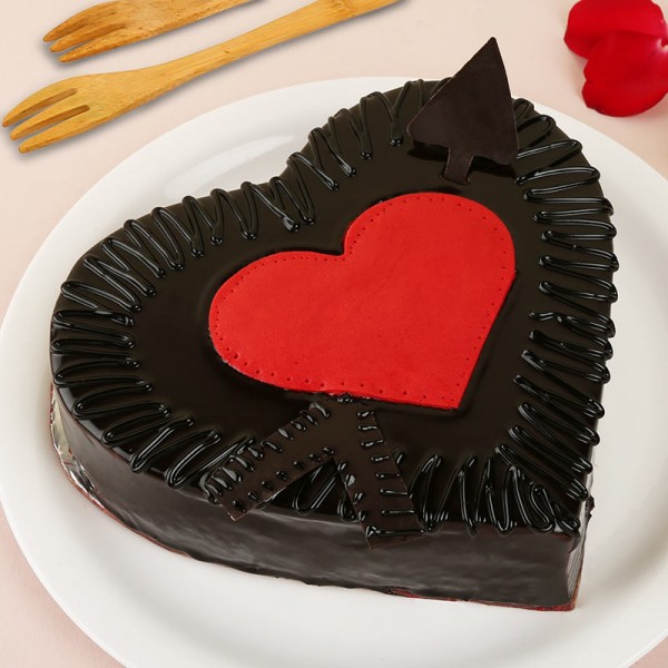 Half Kg Heart Shape Chocolate Truffle Cake