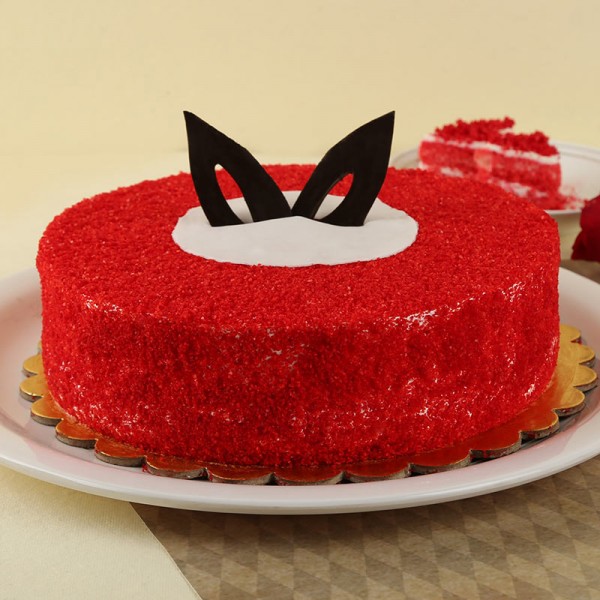 Round Red Velvet Cake