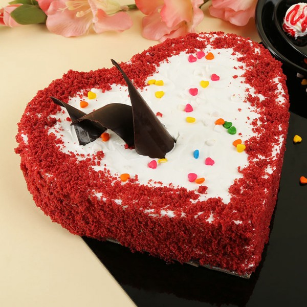 Half Kg Heart Shape Red Velvet Cream Cake