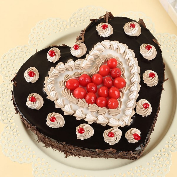 Half Kg Heart Shape Black Forest Sugarfree Cake