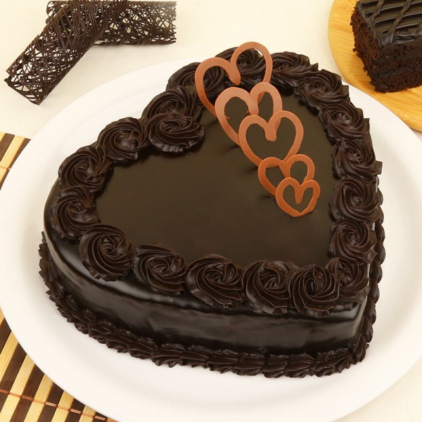 1/2 kg Heart Shape Chocolate Truffle Cake