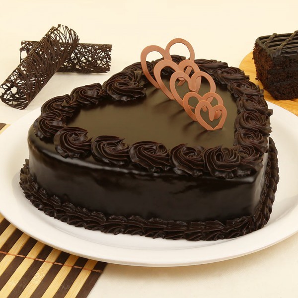 Heart shape chocolate truffle cake
