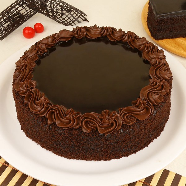 Chocolate Cream Cake Half Kg