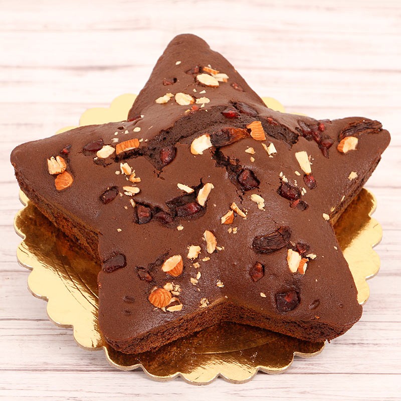 Half Kg Almond Raisin Plum Star Cake