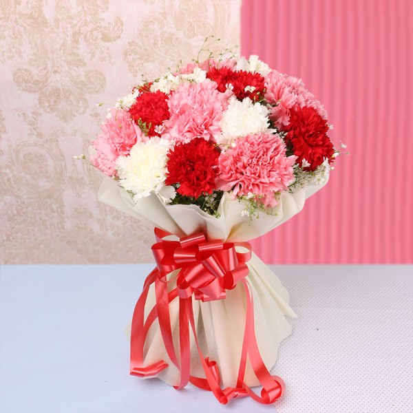 15 Mix Carnations ( 5 Red,5 Pink, 5 White) in White Paper packing
