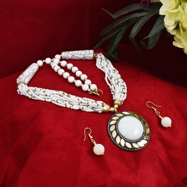 White Color Stone Necklace 