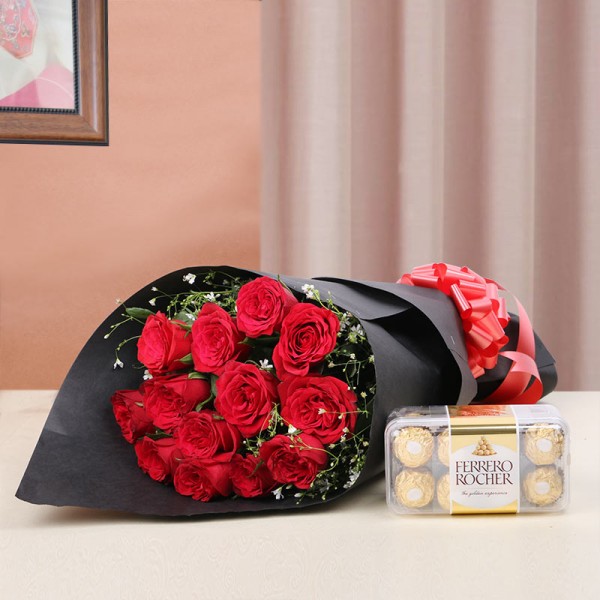 12 Red Roses in Black paper with Ferrero Rocher (16 pcs)
