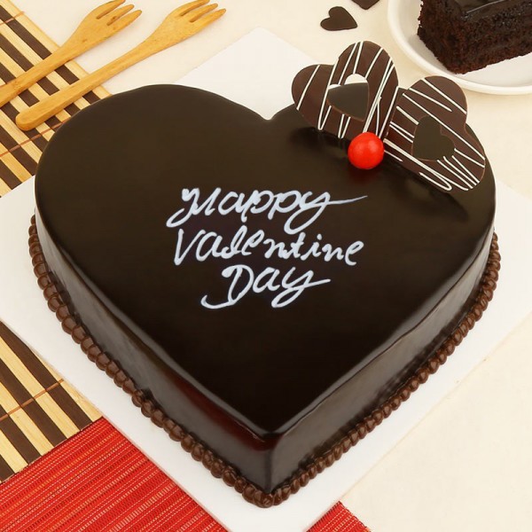 Half Kg Chocolate Heart Shape Cake for Valentines Day