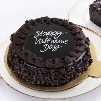 Half Kg Chocochip Truffle Cake for Valentines Day