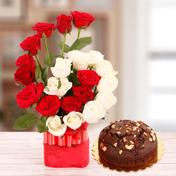 22 Roses(Red and White) in a Glass Vase with Half Kg Plum Cake