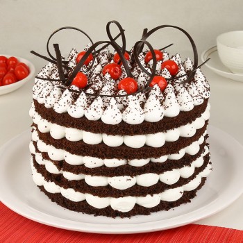1.5 kg Black Velvet Cake Cream Cake