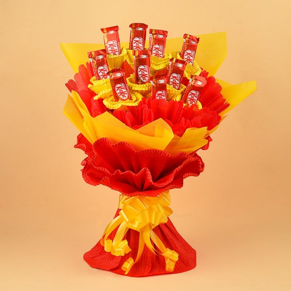 Bouquet of 10 KitKat Chocolates red and yellow paper packing