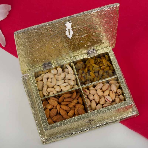 Decorated Box of Almond, Cashew Nut, Pista and Raisins