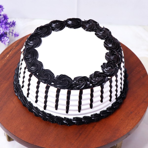 Black Forest Cake Online Delivery | Attractive Designs & Price
