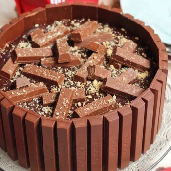 Send Cakes To Bareilly Online
