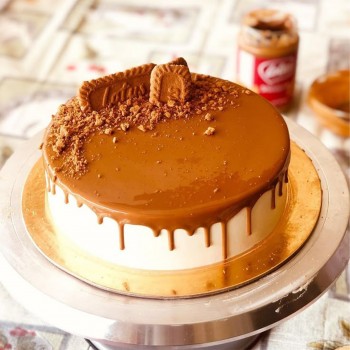 Lotus Biscoff Cream Cake