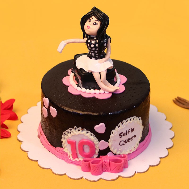 One Kg Designer Chocolate Fondant Cake for Birthday