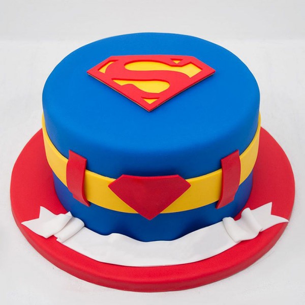 Jenn Cupcakes & Muffins: Superman Theme Cake