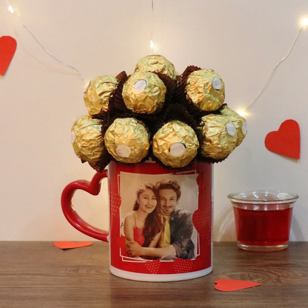 Arrangment of 16 pcs Ferrero Rocher in a Personalised Heart Handle Mug