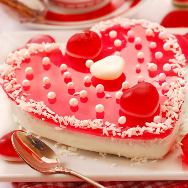 Half Kg Heart Shape Strawberry Jelly Cream Cake