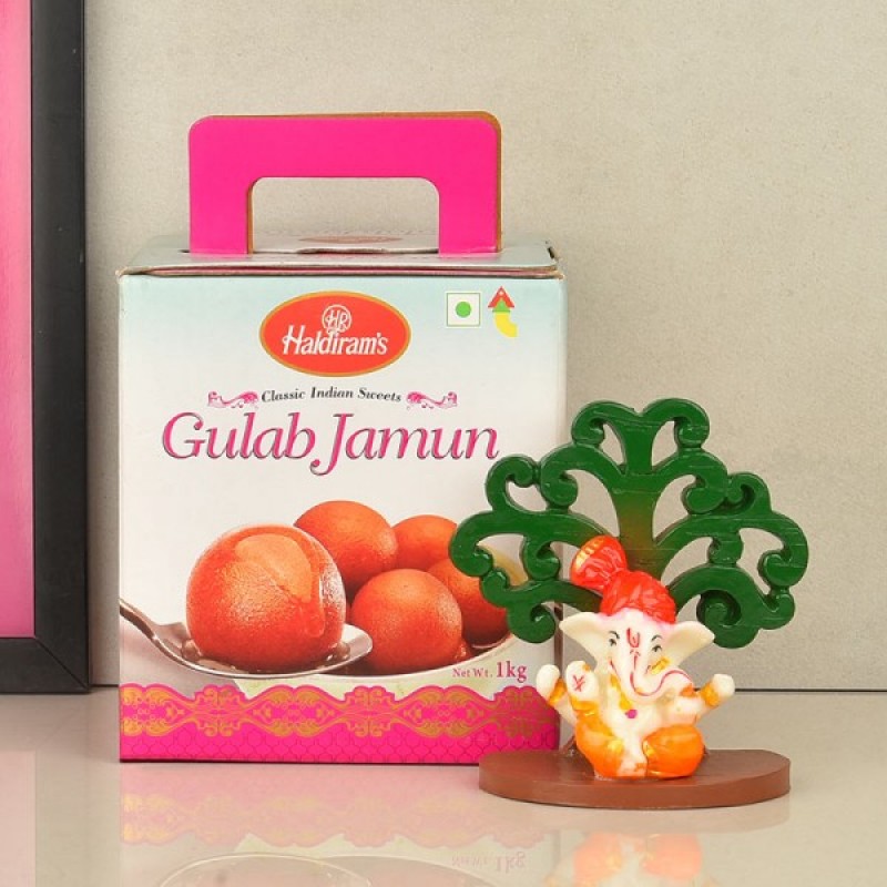 Ganesha Idol with Tree Decoration and Gulab Jamun Pack