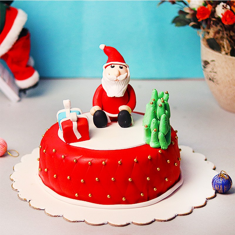 One Kg Vanilla Fondant Cake for Christmas