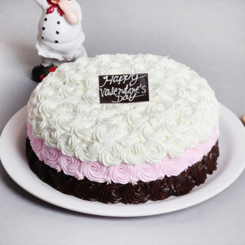 Half Kg Designer Rose Vanilla Cake for Valentines Day