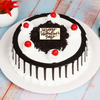 Half Kg Black Forest Cake for Valentines Day