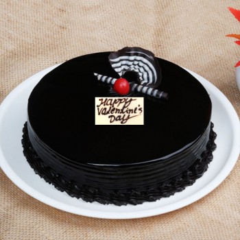 Half Kg Round Chocolate Cake for Valentines Day