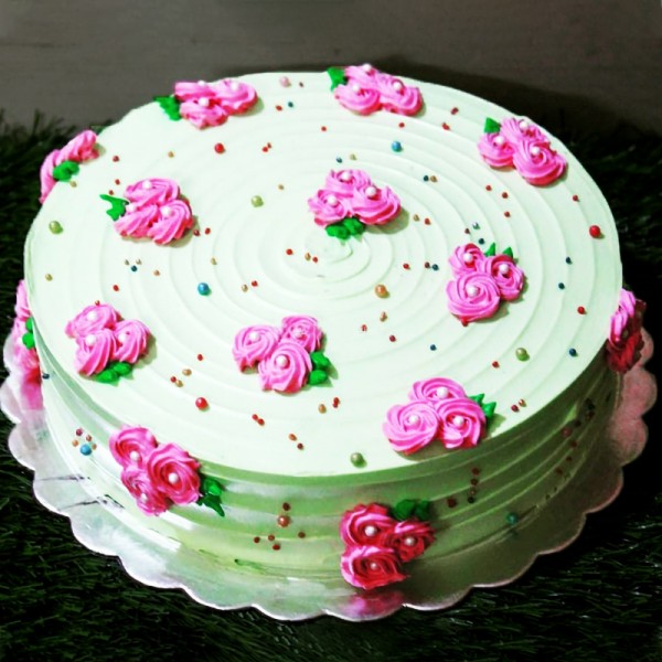Buy/Send Delicious Black Forest Cake- Half Kg Online- Winni | Winni.in