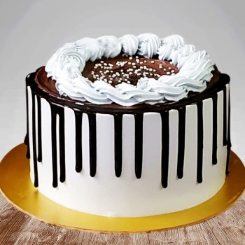 Half Kg Black Forest Cream Cake