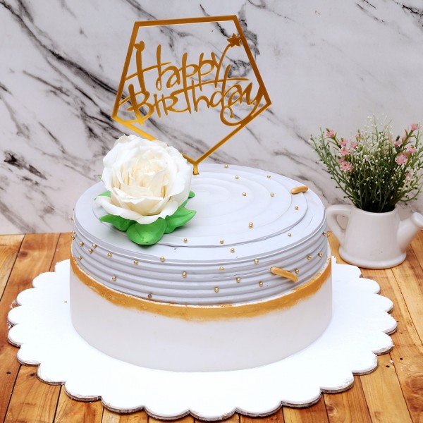 Half Kg Vanilla Cake with Happy Birthday Topper