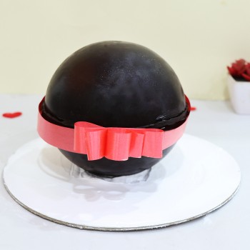 Pinata Chocolate Ball Cake