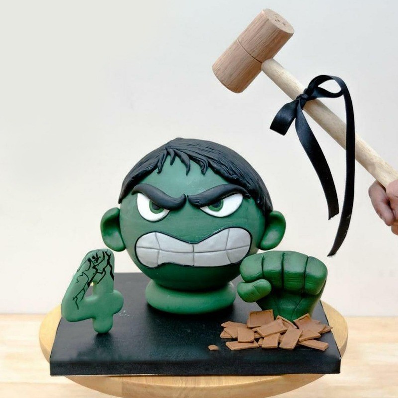 Pinata Hulk Cake