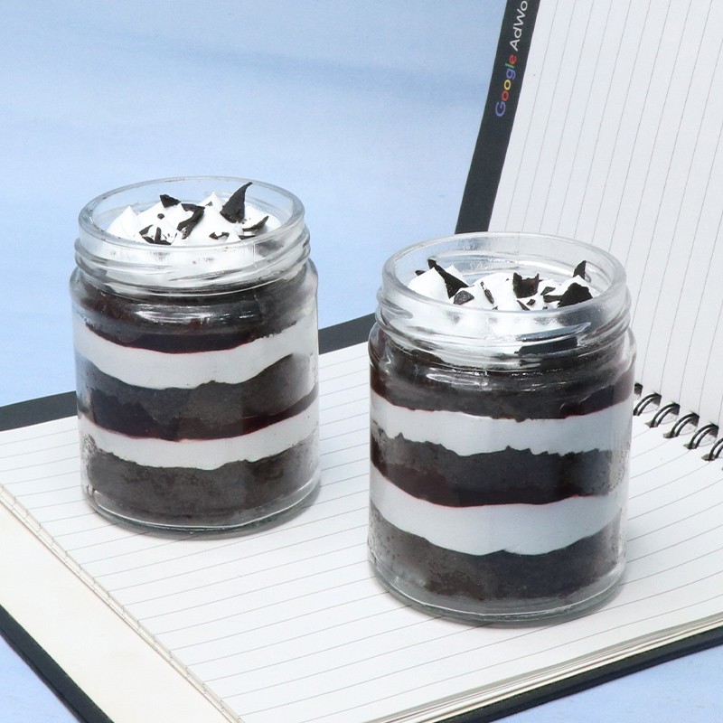 One Dark Forest Jar Cake 