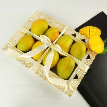 A tray of 2 Kg Mangoes