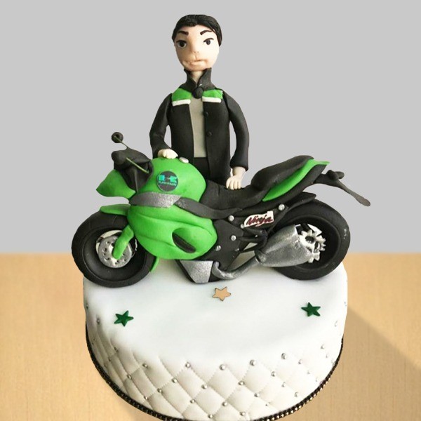 Adorable Motorbike Cake for a Little Boy's Birthday