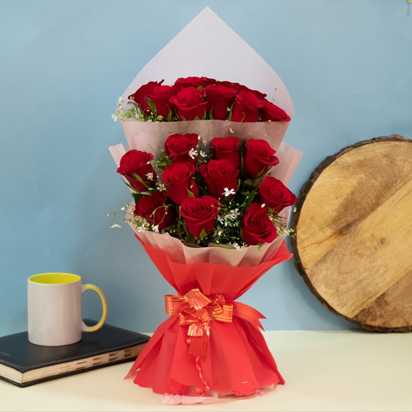 25 Red Roses in special paper