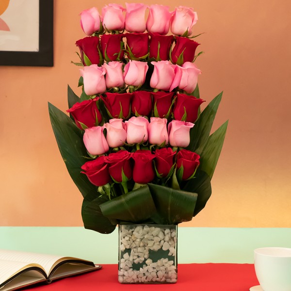 30 Red and Pink Roses in a glass vase