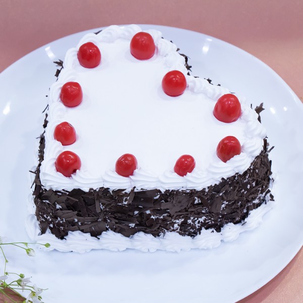 Half Kg Black Forest Heart Shape Cake