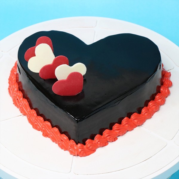 1/2 Kg Heart Shape Chocolate Cake