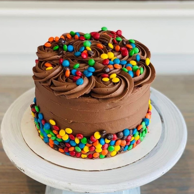 Mouthwatering Gems Cake 